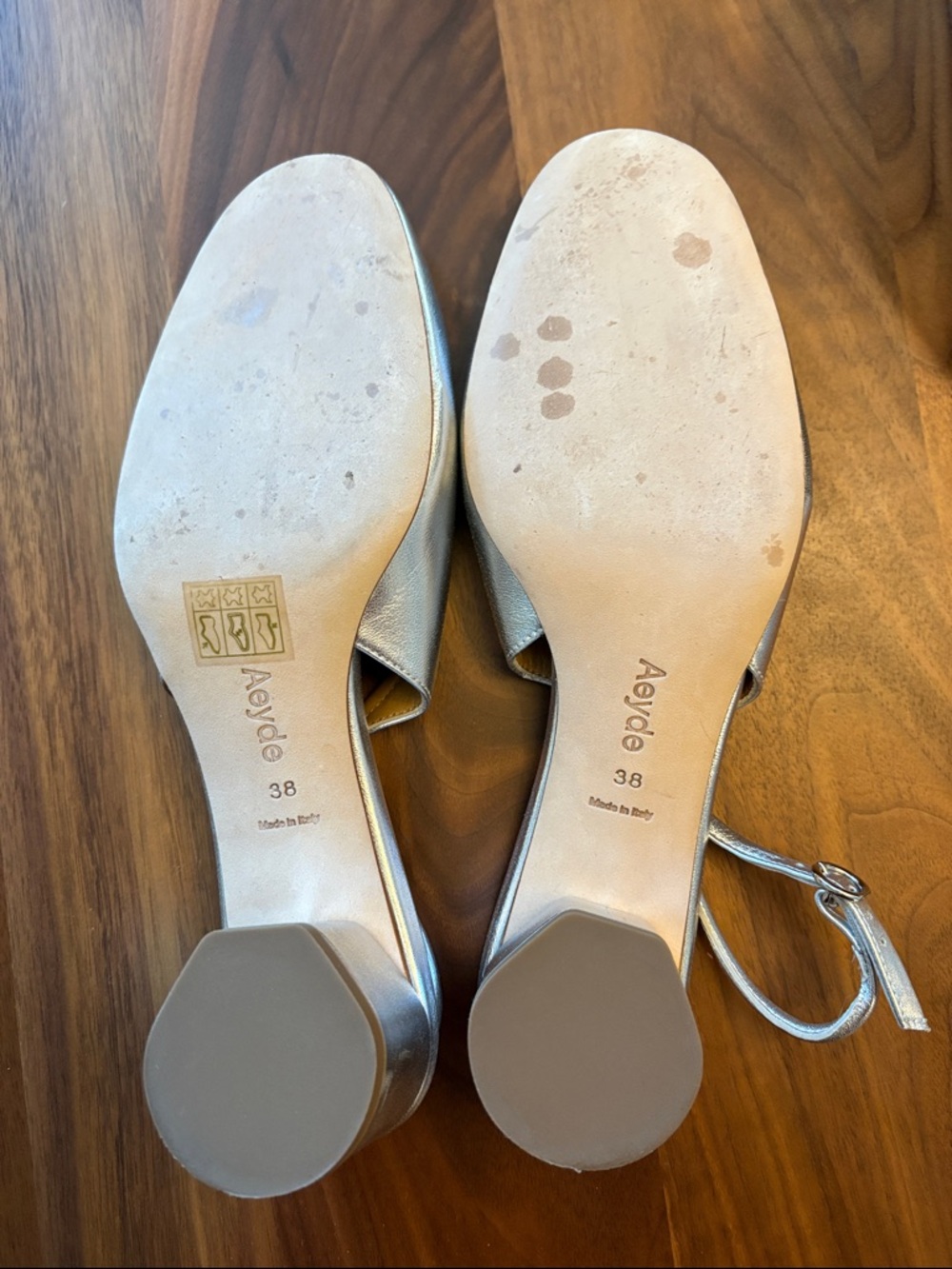 Aeyde Romy Laminated Metallic Silver Pumps - Picture 7 of 15